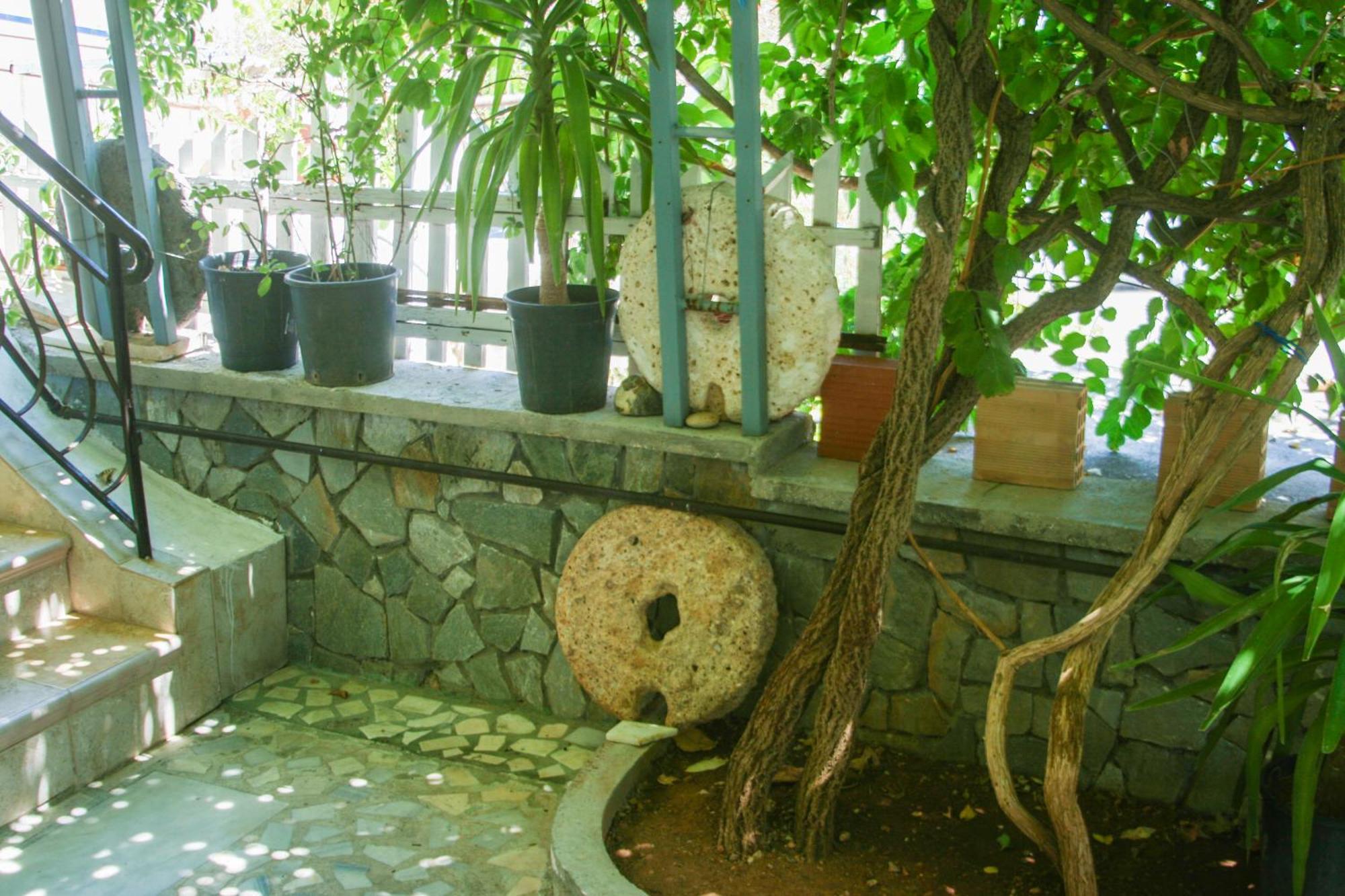 George Apartments Livadia  Exterior foto